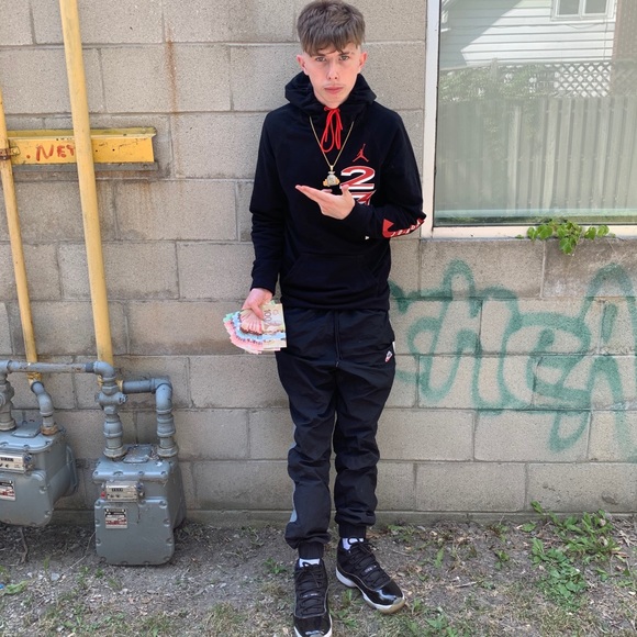 Meet your Posher, Tyler - Picture 3 of 3